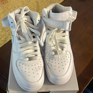 Air Force 1 Mid